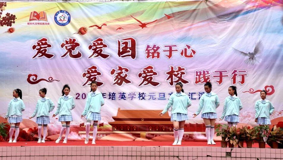 朱元璋问死囚：你姓啥？死囚回答后，朱元璋：赦免，再赐免死5次